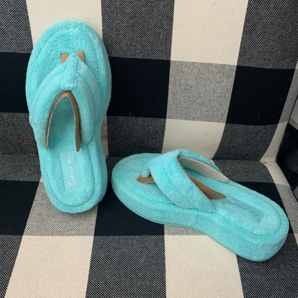 Sam Edelman - Picture 3 of 5